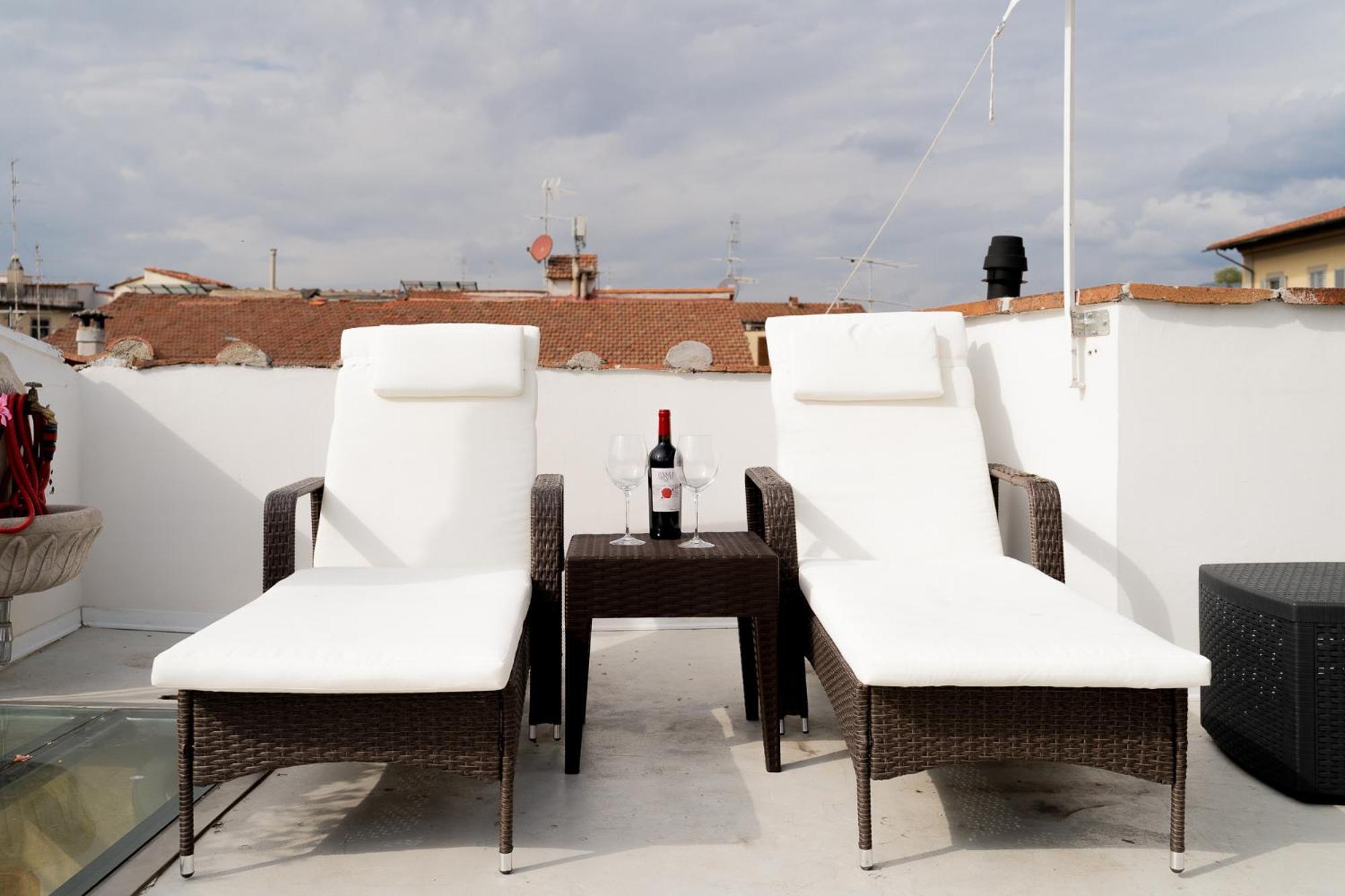 The Florence Dream Terrace - Elena Grey Rum bild